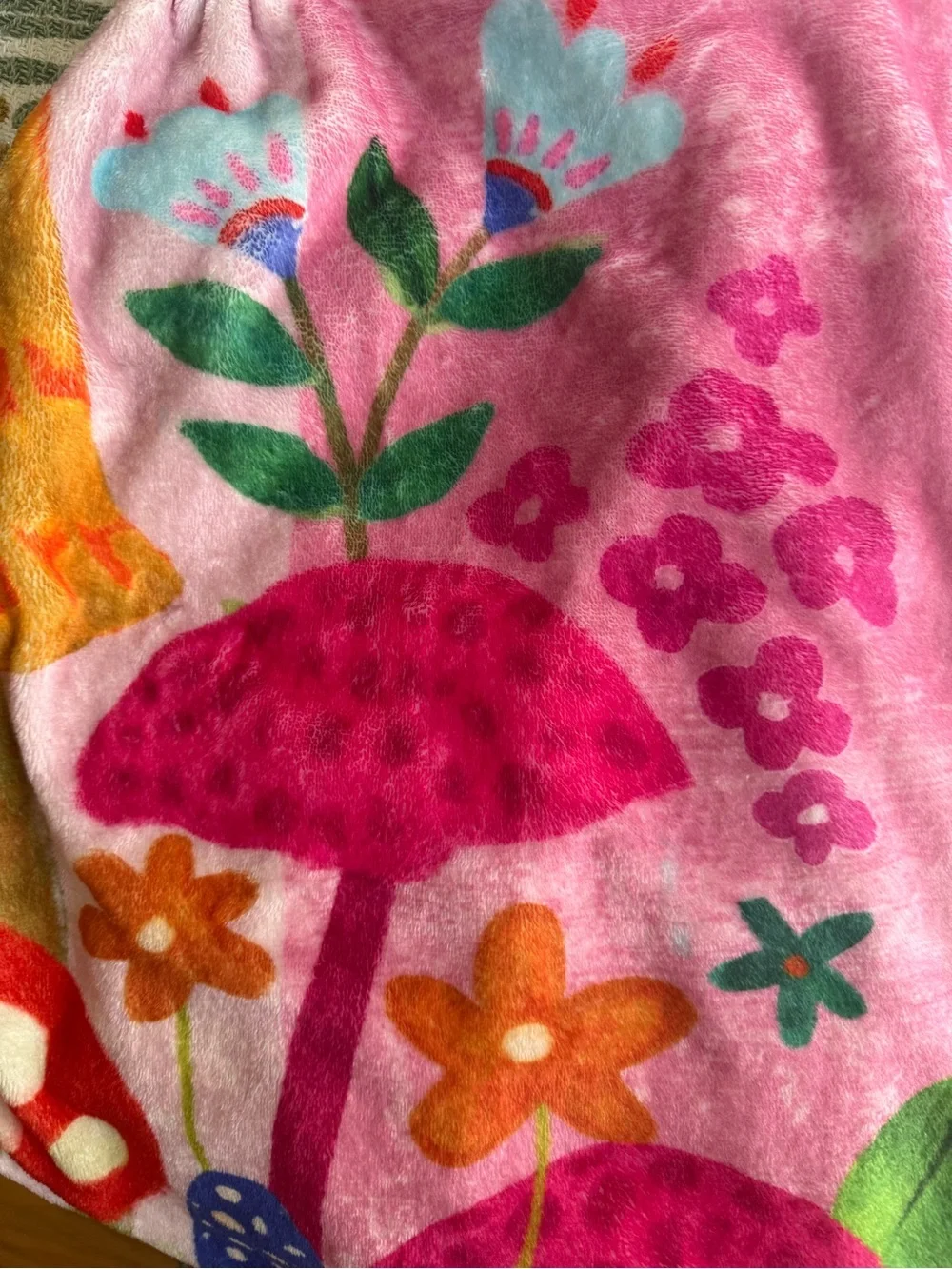NATURAL LIFE Towel Wrap L/XL Vibrant Multicolor Ruffle-Hem Mushrooms